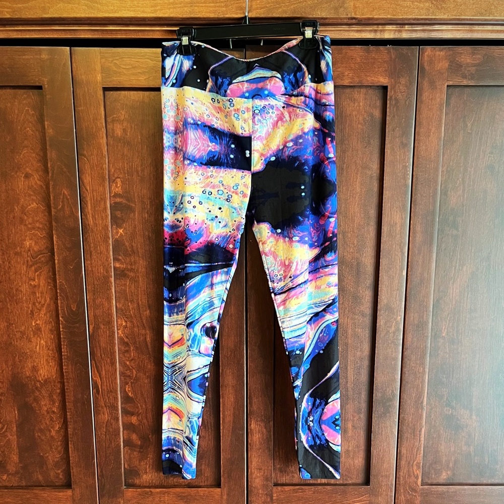 LuLaroe far out TC leggings